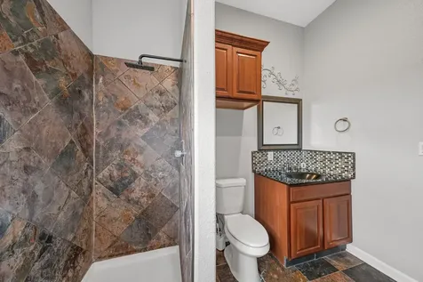 5930 County Road 396 Alvin TX 77511