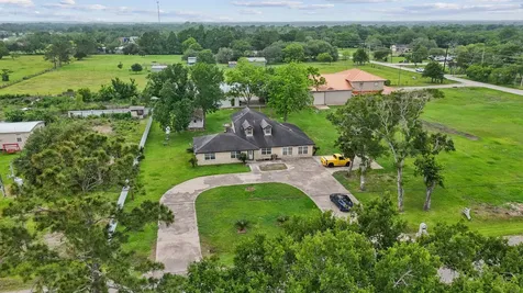 5930 County Road 396 Alvin TX 77511