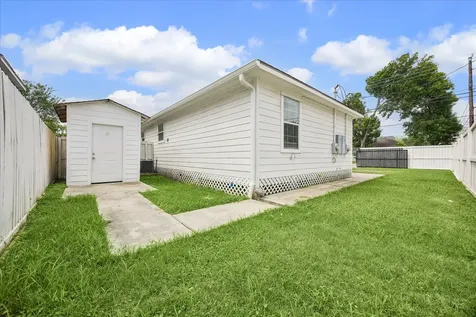 2610 Cochran Street Houston TX 77009