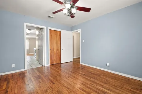 108 N 7th Street Highlands TX 77562