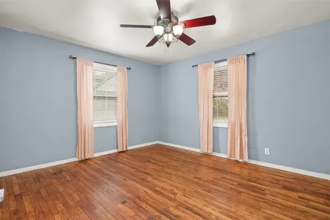 108 N 7th Street Highlands TX 77562