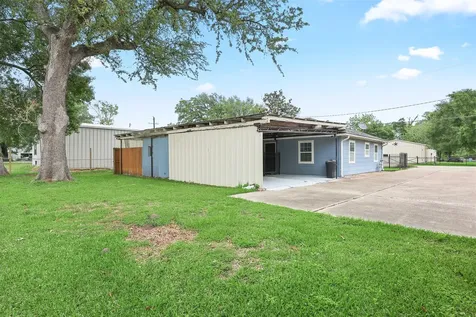108 N 7th Street Highlands TX 77562