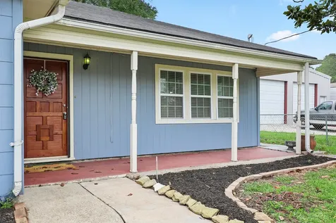 108 N 7th Street Highlands TX 77562