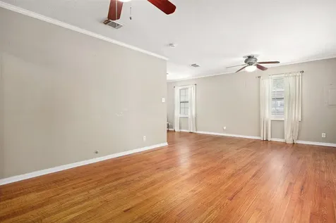 108 N 7th Street Highlands TX 77562