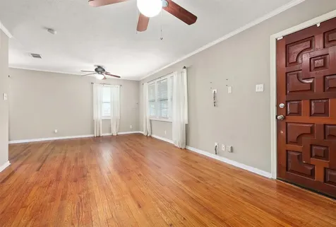 108 N 7th Street Highlands TX 77562