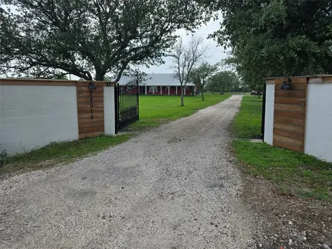 18010 County Road 48 Rosharon TX 77583
