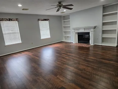 18010 County Road 48 Rosharon TX 77583