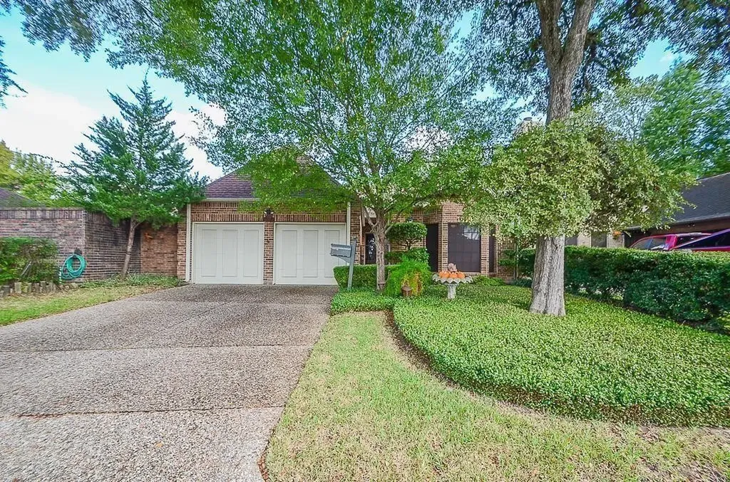 1919 Mosa Creek Court Houston TX 77017