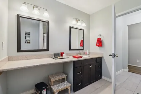 5602 W Bellfort Street Houston TX 77035