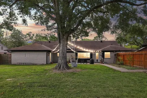 5602 W Bellfort Street Houston TX 77035