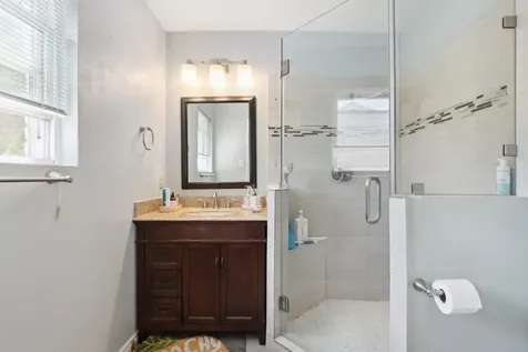 5602 W Bellfort Street Houston TX 77035