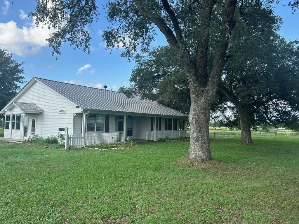 38094 Joe Loggins Road Hempstead TX 77445
