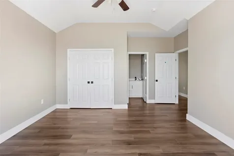 1226 9th Street San Leon TX 77539