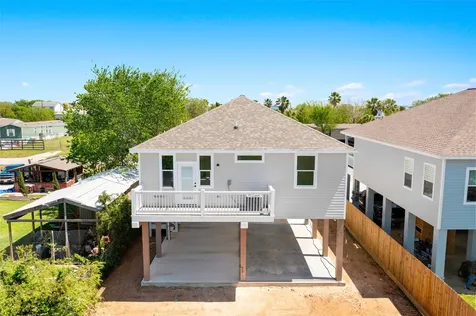1226 9th Street San Leon TX 77539