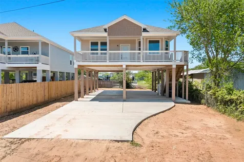 1226 9th Street San Leon TX 77539