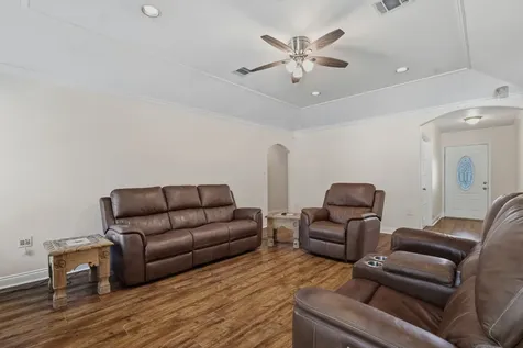 10985 Woods Lane Cleveland TX 77328