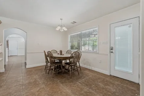 10985 Woods Lane Cleveland TX 77328