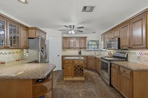 10985 Woods Lane Cleveland TX 77328