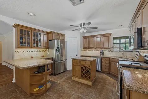 10985 Woods Lane Cleveland TX 77328