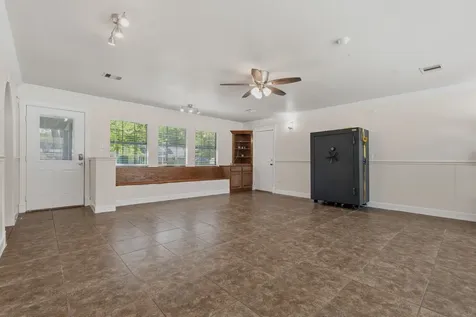 10985 Woods Lane Cleveland TX 77328
