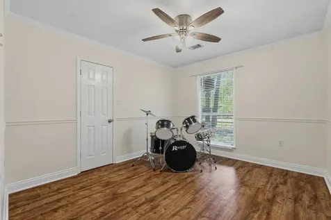 10985 Woods Lane Cleveland TX 77328