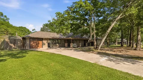 10985 Woods Lane Cleveland TX 77328