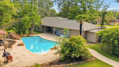 10985 Woods Lane Cleveland TX 77328
