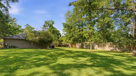 10985 Woods Lane Cleveland TX 77328