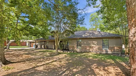 10985 Woods Lane Cleveland TX 77328