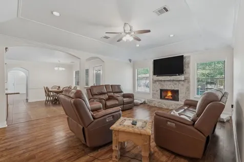 10985 Woods Lane Cleveland TX 77328