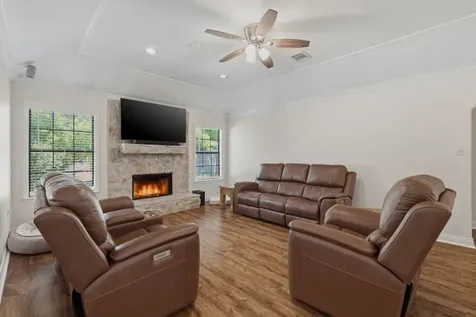 10985 Woods Lane Cleveland TX 77328