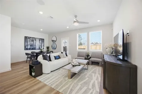 5811 Burt Street Houston TX 77091