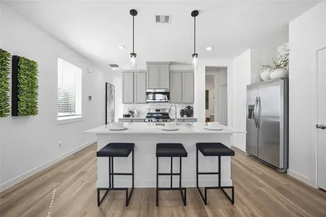 5811 Burt Street Houston TX 77091