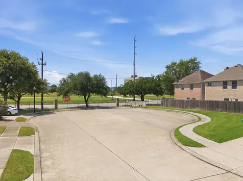 218 Plaza Del Sol Park Houston TX 77020