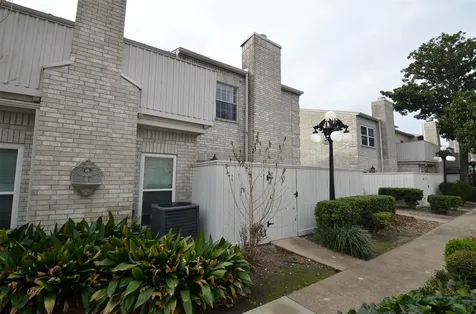 3800 Tanglewilde Street 109 Houston TX 77063