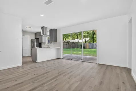 202 Oak Hollow Street Conroe TX 77301