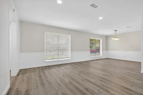 202 Oak Hollow Street Conroe TX 77301