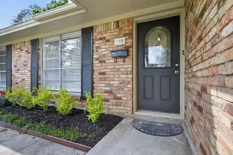 202 Oak Hollow Street Conroe TX 77301