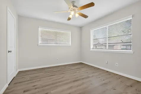 202 Oak Hollow Street Conroe TX 77301