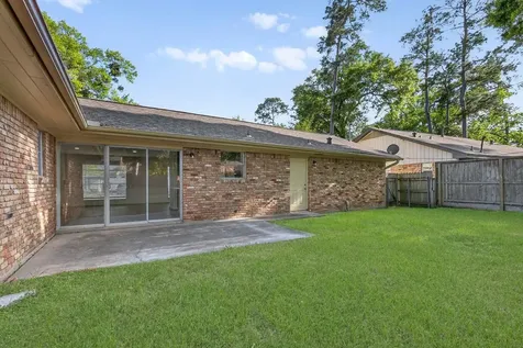 202 Oak Hollow Street Conroe TX 77301