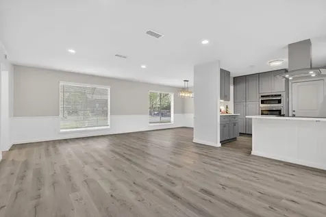 202 Oak Hollow Street Conroe TX 77301