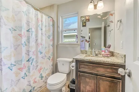 16915 W Ivanhoe Montgomery TX 77316