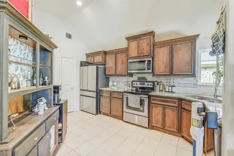 16915 W Ivanhoe Montgomery TX 77316