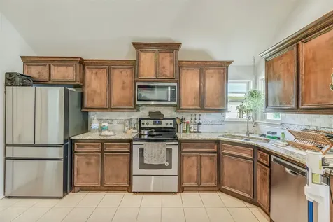 16915 W Ivanhoe Montgomery TX 77316