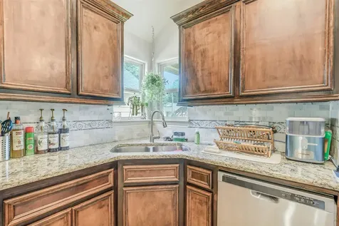 16915 W Ivanhoe Montgomery TX 77316