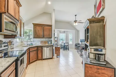 16915 W Ivanhoe Montgomery TX 77316