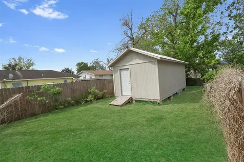 218 Hafer Street Baytown TX 77520