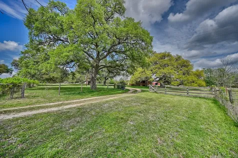 1030 Dixie Road Brenham TX 77833
