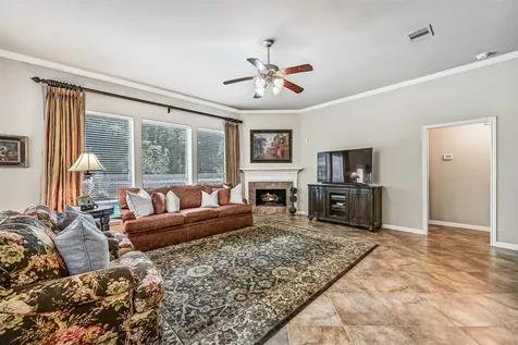 2427 Pioneer Oaks Drive Fresno TX 77545