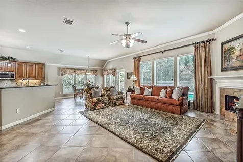 2427 Pioneer Oaks Drive Fresno TX 77545